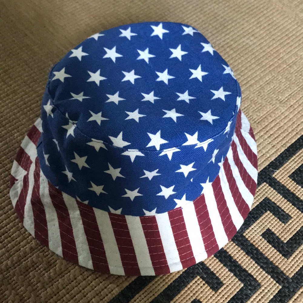 Bucket hat